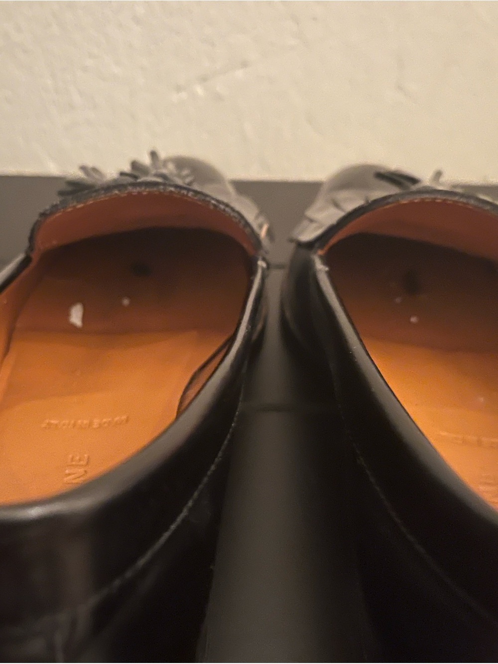 Everlane - Black Leather Tassel Italian Leather Loafers - size 6 - Picture 6 of 7